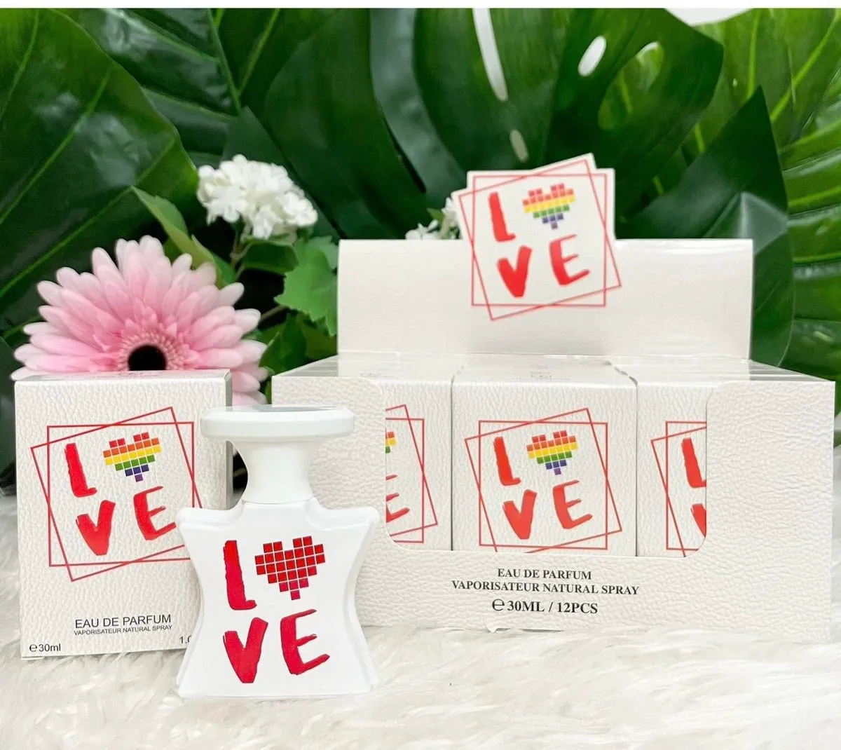 Perfumy Love 30 ml biały flakon z czerwonym nadrukiem