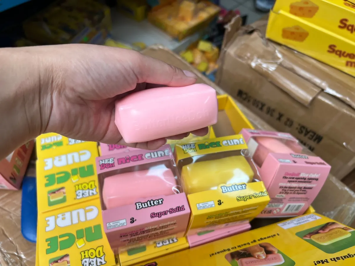 Masa plastyczna Butter Super Solid różowa 3+