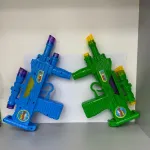 Kolorowy pistolet zabawkowy plastikowy z celownikiem