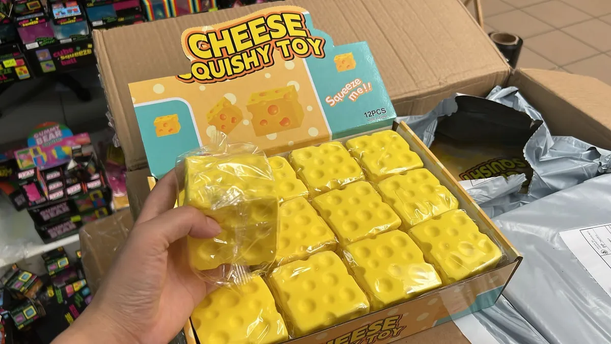 Żółta zabawka antystresowa Cheese Squishy 12 sztuk