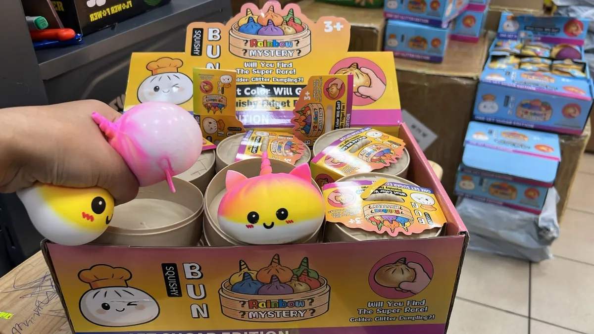 Kolorowe miękkie squishy w kształcie bułeczek w opakowaniu zbiorczym, zabawka dla dzieci 3+