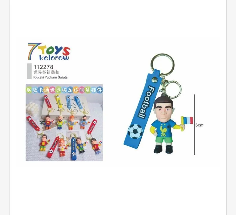 Brelok z figurką piłkarza w niebieskiej koszulce i zawieszką Football, wysokość 6 cm