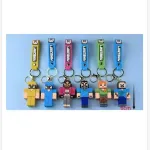 Brelok Minecraft postacie 6 cm z kolorowym paskiem