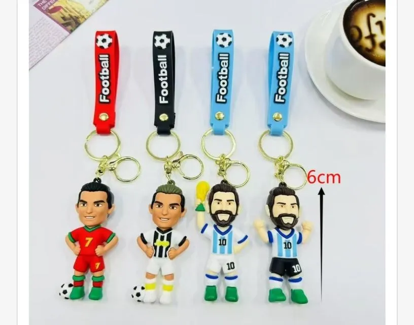 Brelok piłkarski Football z figurką piłkarza 6 cm mix kolorów