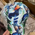 Czapka z daszkiem z nadrukiem postaci z anime, kolorowa