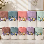 Ręcznik z mikrofibry kolorowy z haftem LOVE 50x100 cm