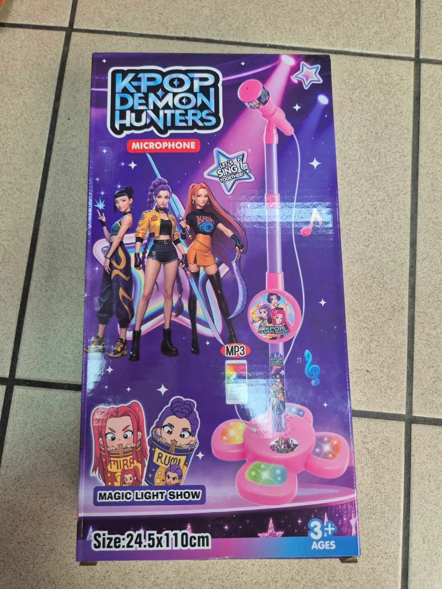 KPOP DEMON HUNTERS Mikrofon z Magicznym Pokazem Świateł 110 cm Różowy