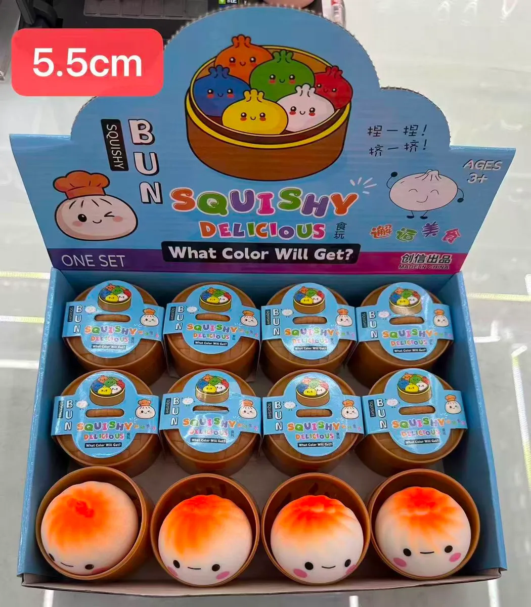 Zestaw miękkich bułeczek squishy o średnicy 5,5 cm w opakowaniu imitującym bambusowy koszyk