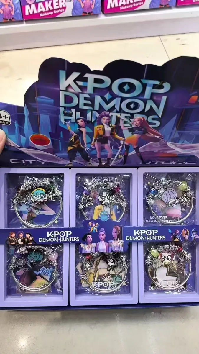 KPOP Demon Hunters Zestaw Bransoletek z Charmsami Postaciami