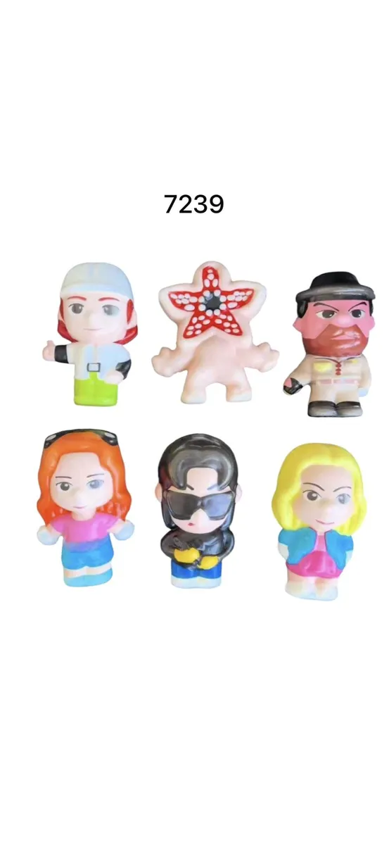 Zestaw 6 figurek postaci kolorowych plastikowych