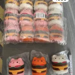 Miękka zabawka kot hamburger mix kolorów 10 cm