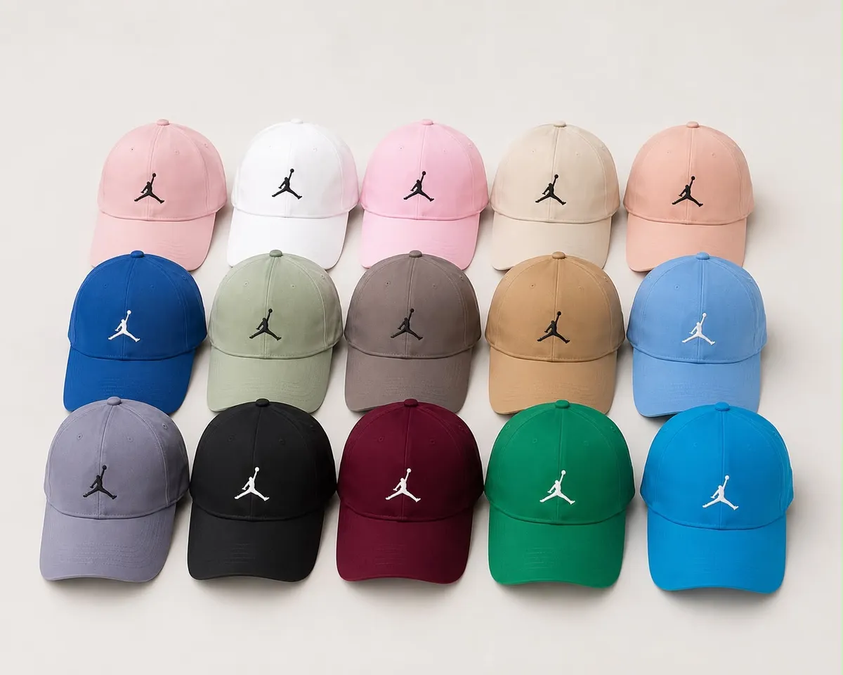 Czapka z daszkiem kolorowa z haftem Jumpman