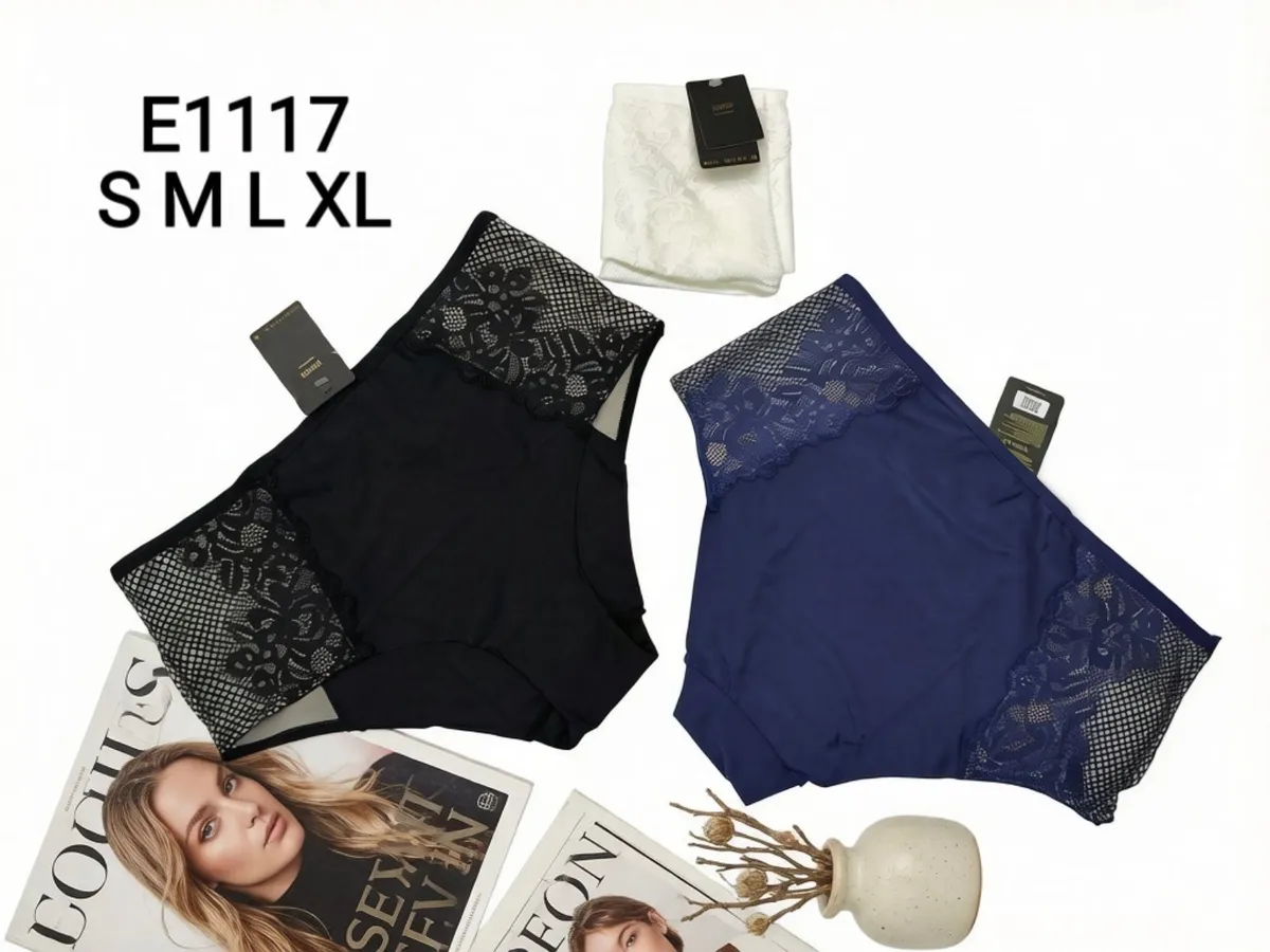 Czarne i granatowe majtki damskie z koronką i siateczką, biały model złożony obok, rozmiary S-XL