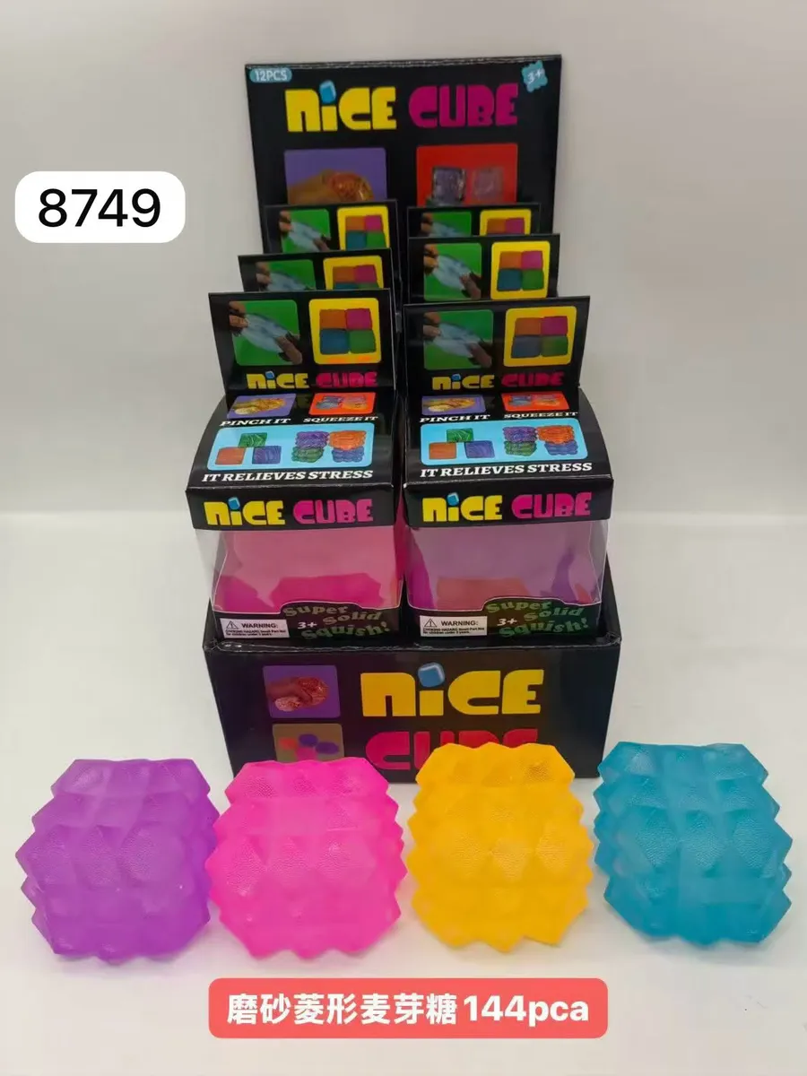 Kolorowe kostki sensoryczne Nice Cube w opakowaniach, fioletowa, różowa, żółta i niebieska