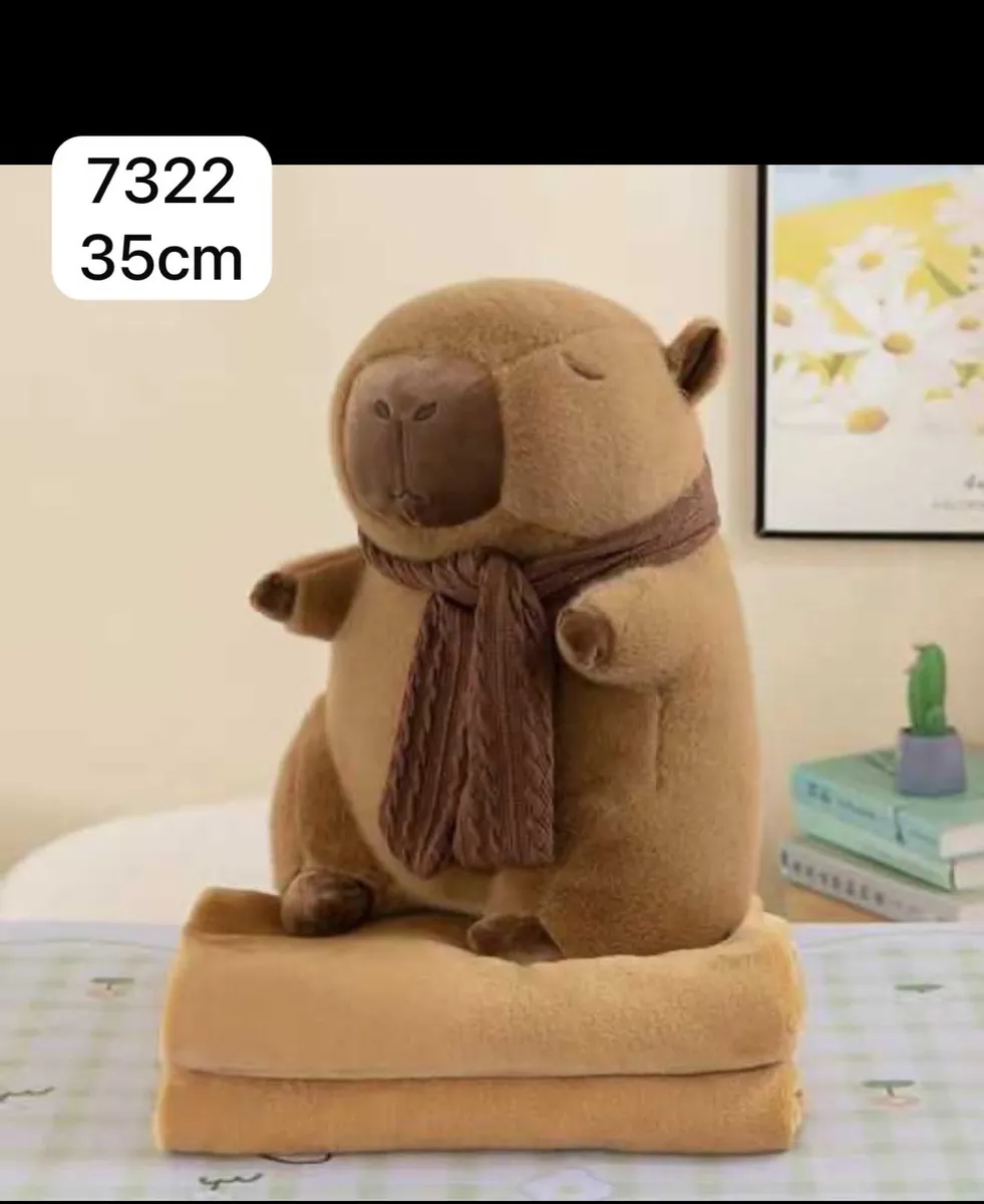 Pluszowa maskotka miś brązowy 35 cm z kocykiem beżowym