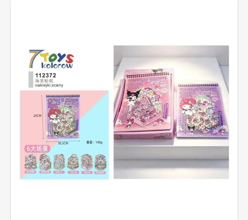 Miniaturowy album naklejek scen 7 Toys kolorowy 24x18,5 cm