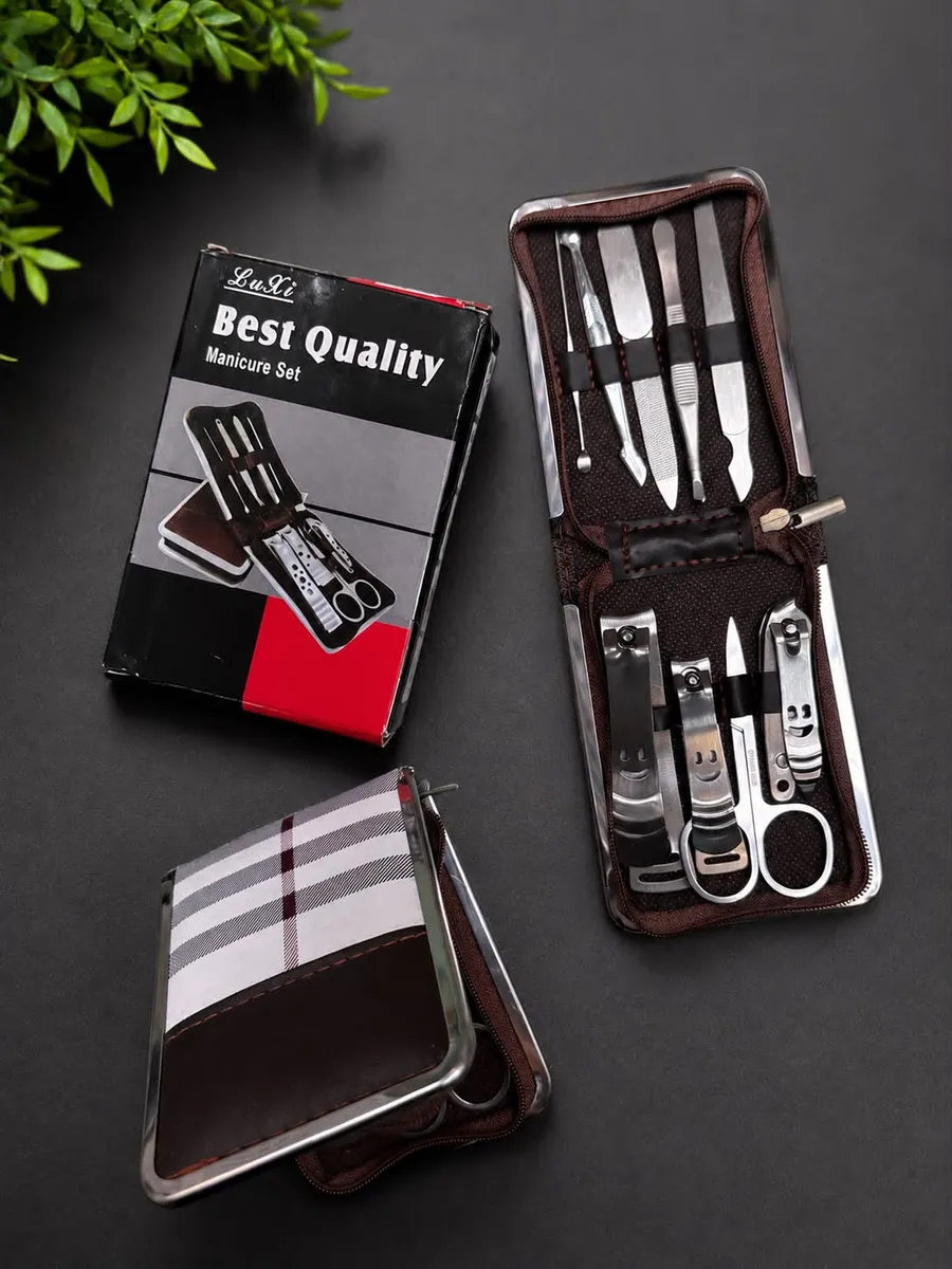 Zestaw do manicure i pedicure 9 elementów w etui w kratę brązową