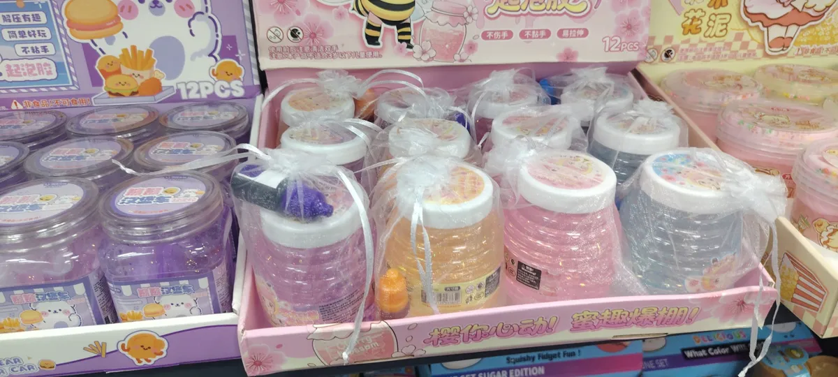 Zestaw kolorowego glutka w słoiczku 12 sztuk mix kolorów