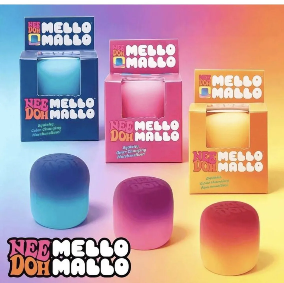 Trzy squishy Nee Doh Mello Mallo w gradientowych kolorach: niebiesko-turkusowy, różowo-fioletowy i żółto-pomarańczowy, wraz z