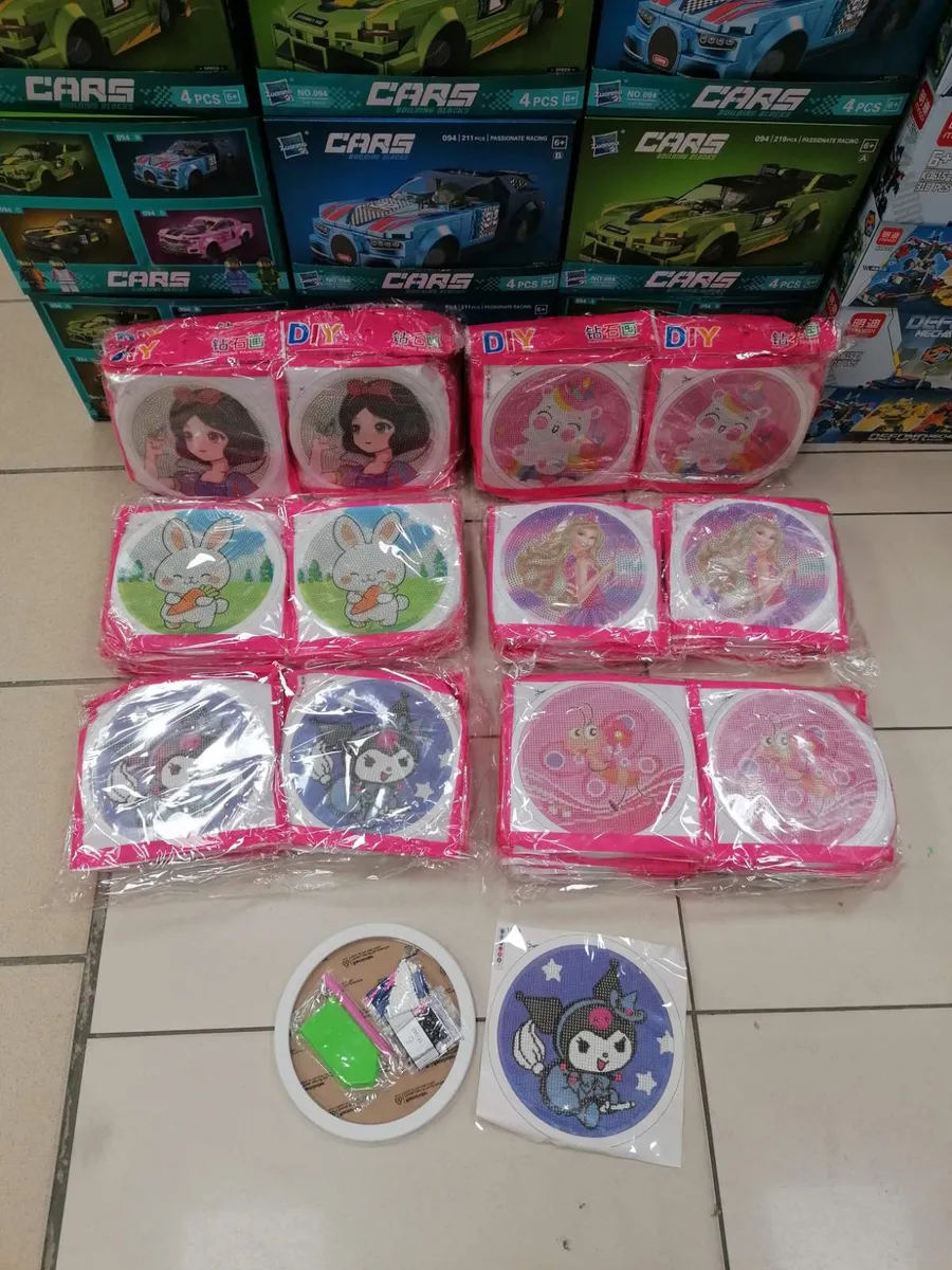 Zestawy DIY mozaika diamentowa z motywami jednorożca, Królika, Barbie i Kuromi w różowych opakowaniach blisterowych