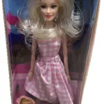 Lalka Barbie The Movie w różowej sukience w kratę