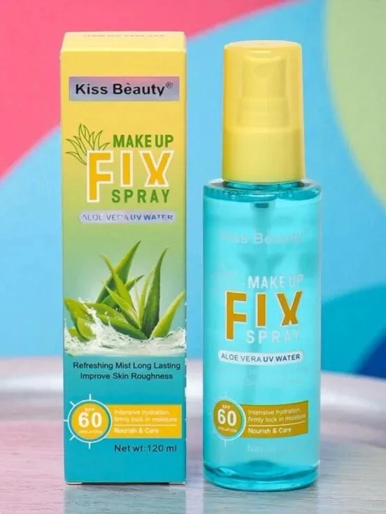 butelka niebieskiej mgiełki do makijażu Kiss Beauty z żółtą zakrętką i kartonowe opakowanie