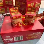 Miękka zabawka McDonald's hamburger squishy w opakowaniu 12 szt.