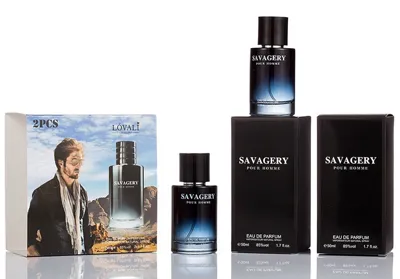 Zestaw dwóch perfum Savagery Pour Homme 2x50ml w granatowych flakonach z metalicznym połyskiem i opakowanie z mężczyzną