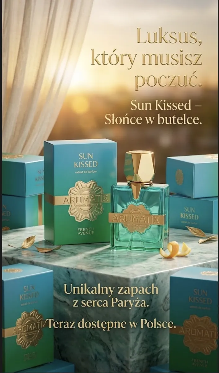 Butelka perfum Sun Kissed Aromatix turkusowa ze złotym korkiem i opakowania w kolorze turkusowym z złotymi detalami