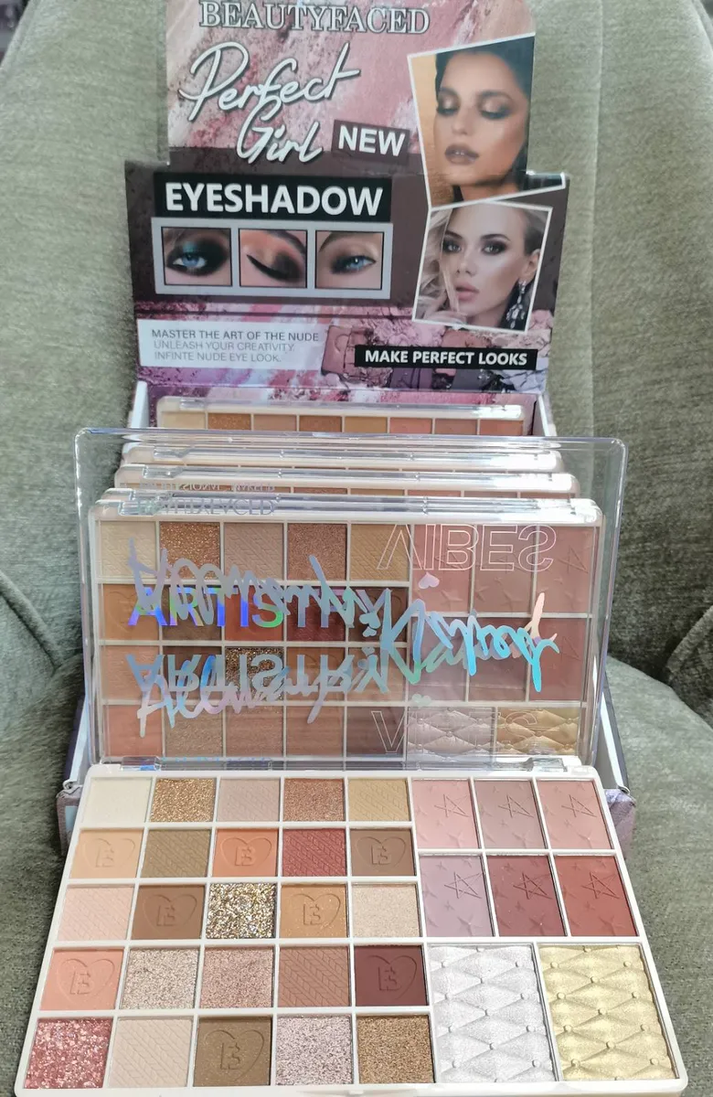 Paleta cieni do powiek z 36 odcieniami nude, brokatowymi i matowymi, opakowanie transparentne