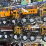 Zestaw 4 żółtych ciężarówek budowlanych z detalami