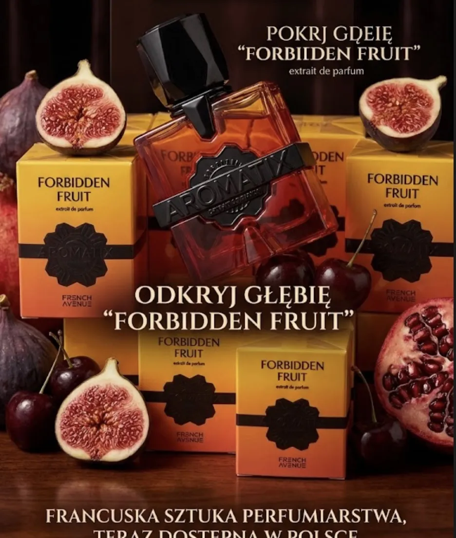Butelka perfum Forbidden Fruit 30 ml w bursztynowym szkle z czarną zakrętką i opakowania w pomarańczowo-żółtym kolorze