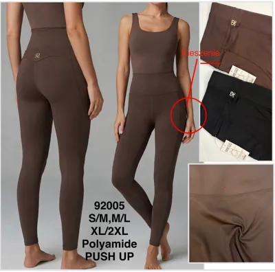 Brązowe legginsy push up z poliamidu na modelce, widok z przodu i tyłu, trzy rozmiary na metkach