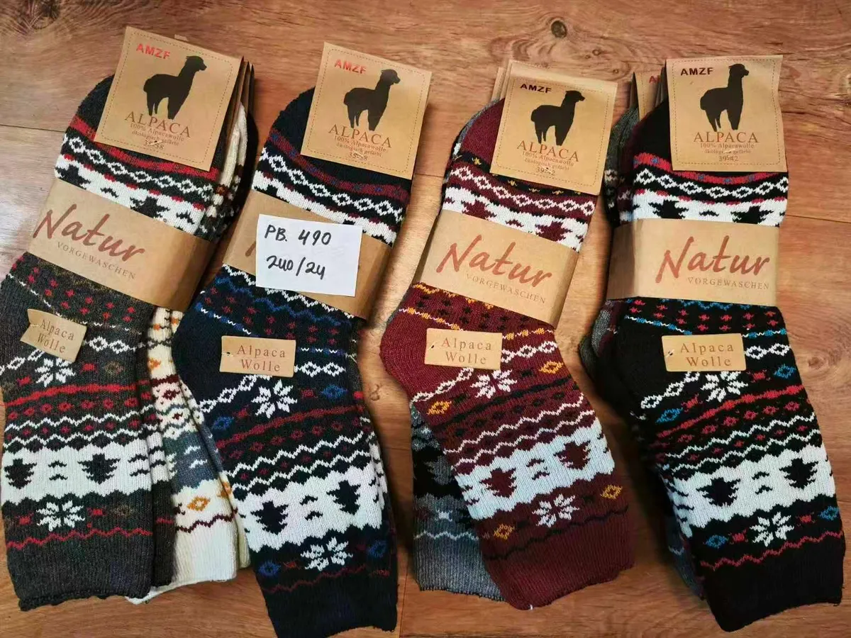 cztery pary skarpet Alpaca z zimowym wzorem w kolorach szary, granatowy, bordowy i czarny