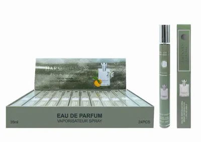 zielona butelka perfum 35 ml w opakowaniu zbiorczym 24 sztuki z napisem Eau de Parfum