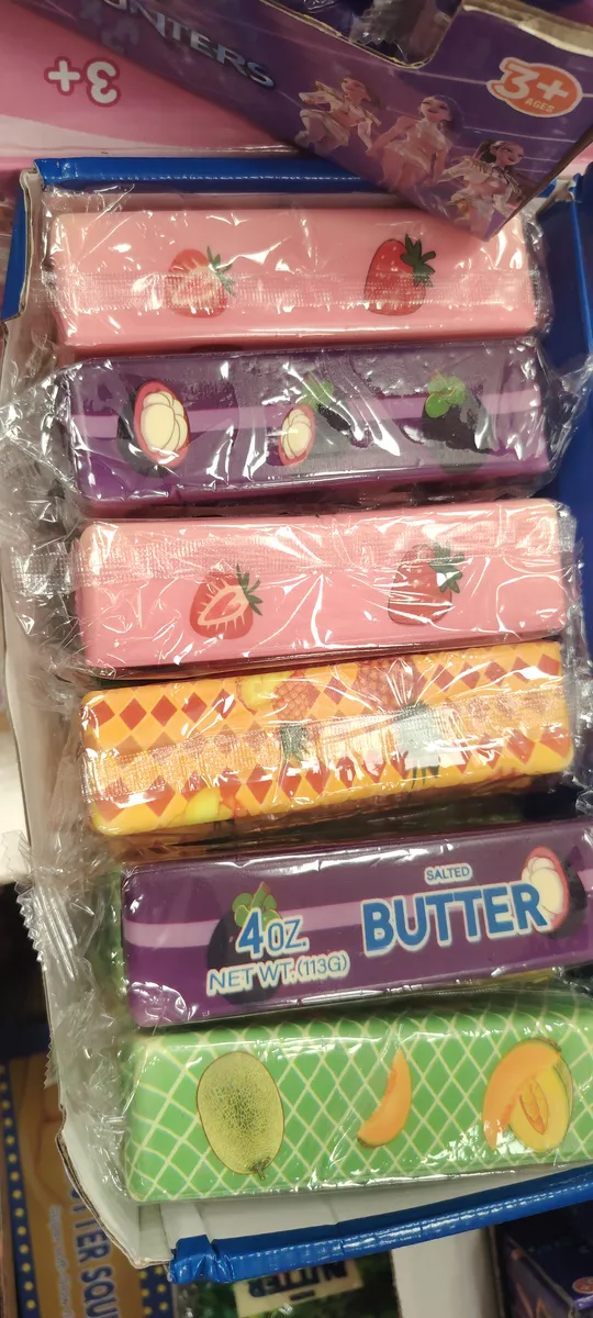 Zestaw 7 gum do ścierania w kolorach różowym, fioletowym, pomarańczowym i zielonym z nadrukami owoców
