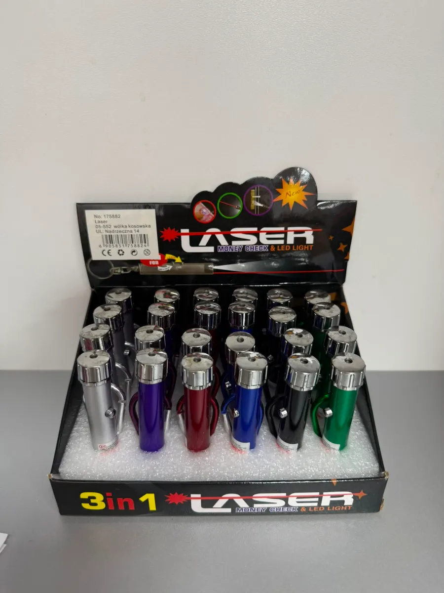 Metalowe latarki laserowe 3w1 w różnych kolorach w opakowaniu ekspozycyjnym