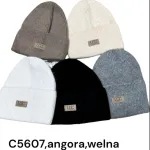 Czapka damska angora wełna mix kolorów z naszywką LGC