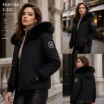 Czarna pikowana kurtka damska z futrzanym kapturem KK61156