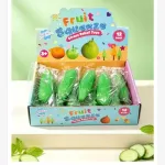 Zielony Antystresowy Owocowy Gniotek Fruit Squeeze 12 szt