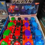 Cool Glide Train Zestaw 12 kolorowych pociągów plastikowych