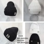 Czapka zimowa damska czarna i biała z ozdobami BB angora-wiskoza