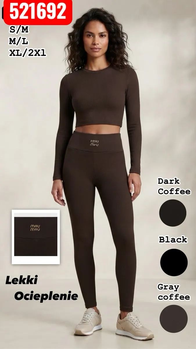 Modelka w legginsach damskich Dark Coffee z wysokim stanem i prążkowanym materiałem