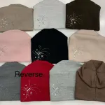 Czapka damska zimowa z ozdobnymi kryształkami mix kolorów
