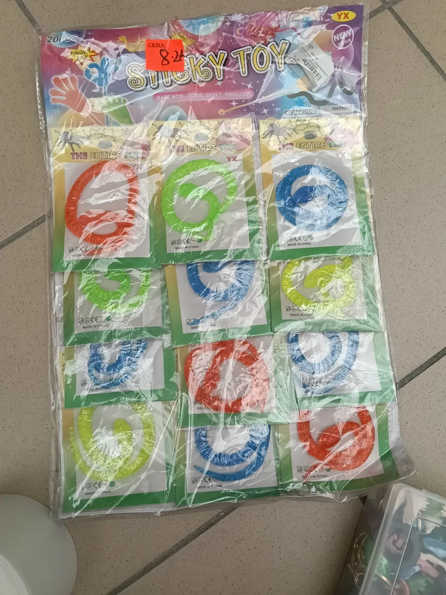 Zestaw 20 kolorowych elastycznych zabawek Sticky Toy w opakowaniu foliowym
