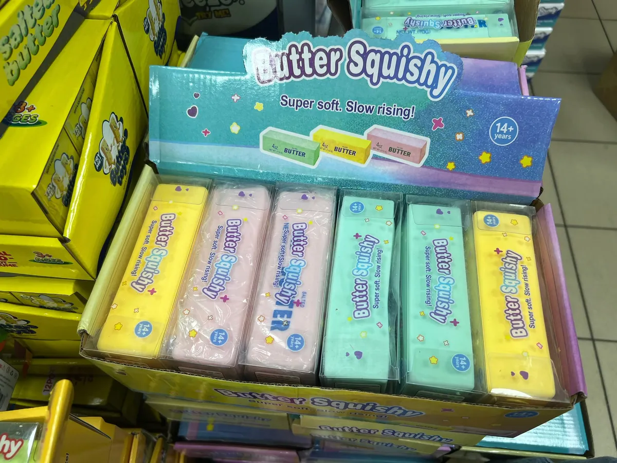 Zestaw sześciu pastelowych zabawek Butter Squishy w opakowaniu zbiorczym