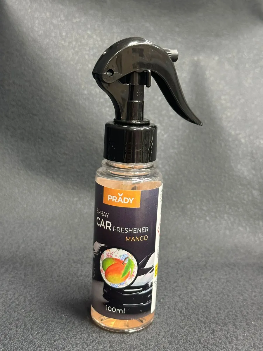 Butelka sprayu do auta Prady Mango 100 ml z czarnym atomizerem i granatową etykietą