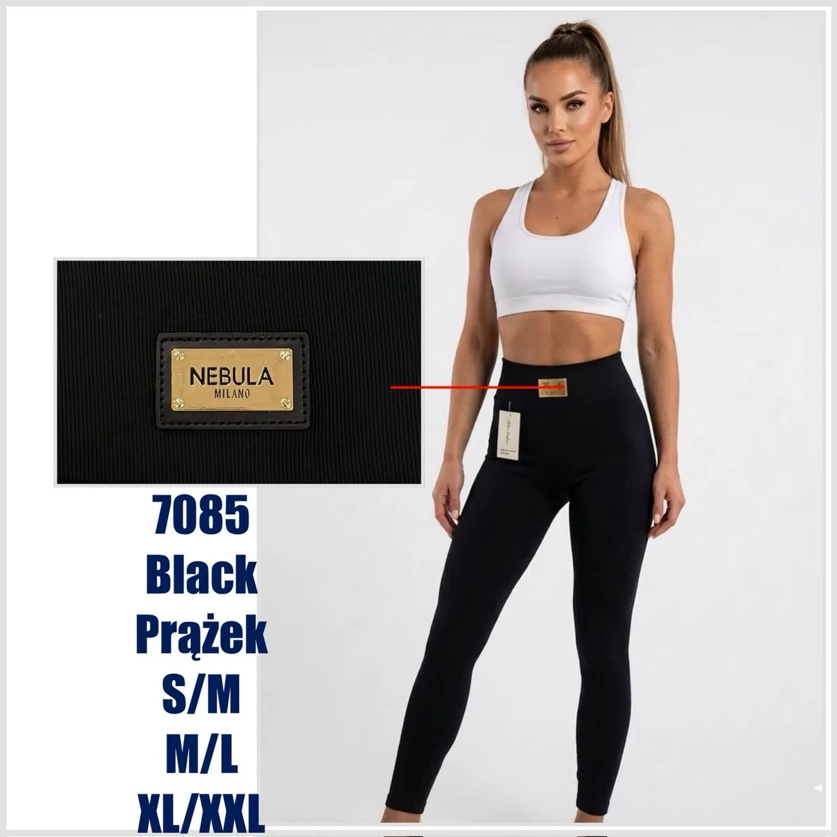 Modelka w czarnych prążkowanych legginsach Nebula Milano z metalową złotą naszywką
