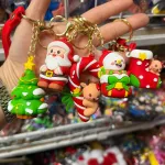 Brelok świąteczny z motywami bożonarodzeniowymi kolorowy zestaw 5 sztuk