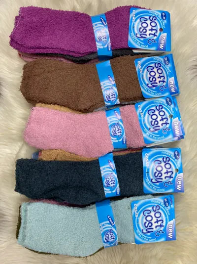 Zestaw pięciu par miękkich skarpetek Soft Cosy w kolorach fioletowym, brązowym, różowym, granatowym i jasnoniebieskim